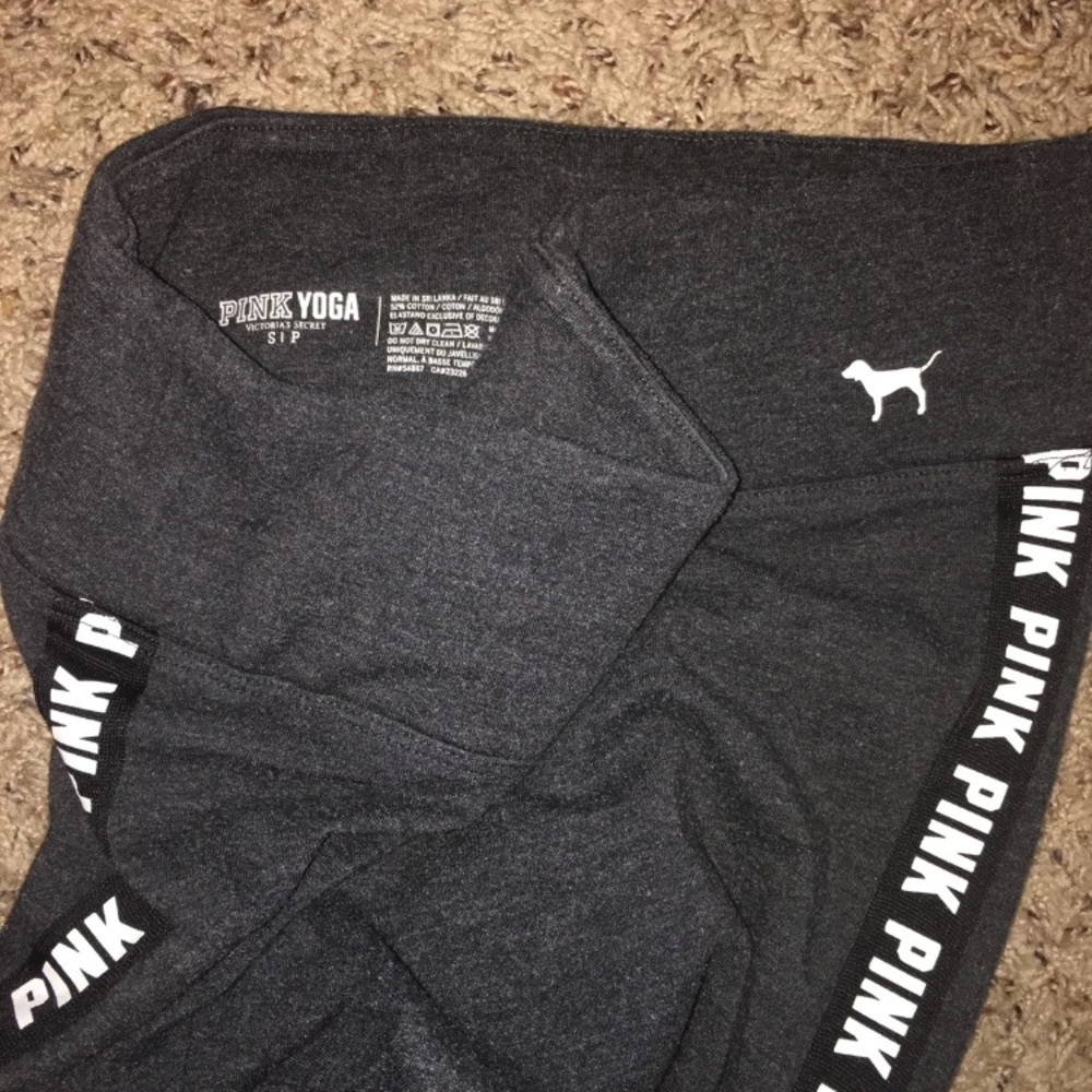 VS PINK yoga leggings
